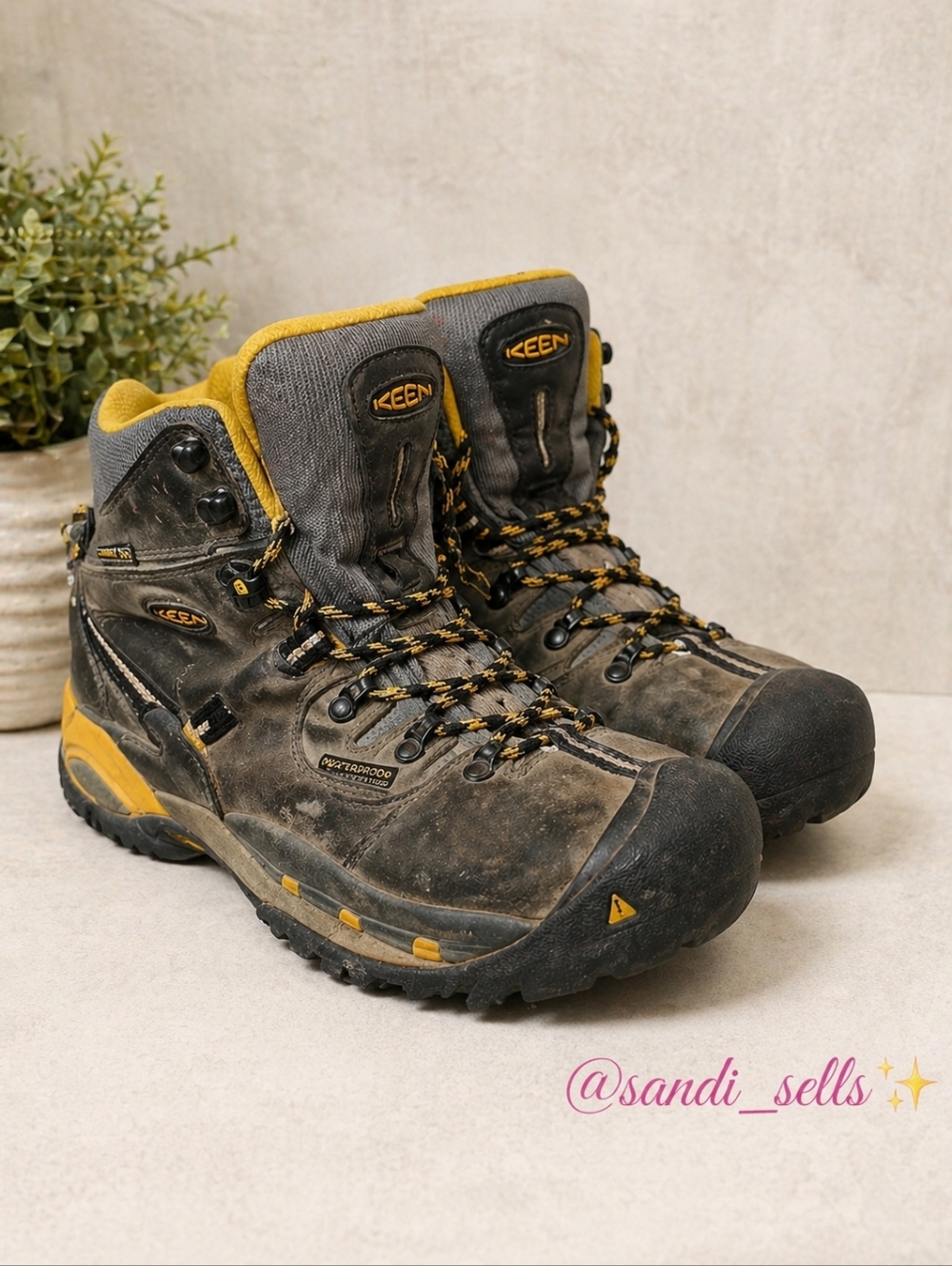 Keen Gray and Yellow Men's Hiking Boots